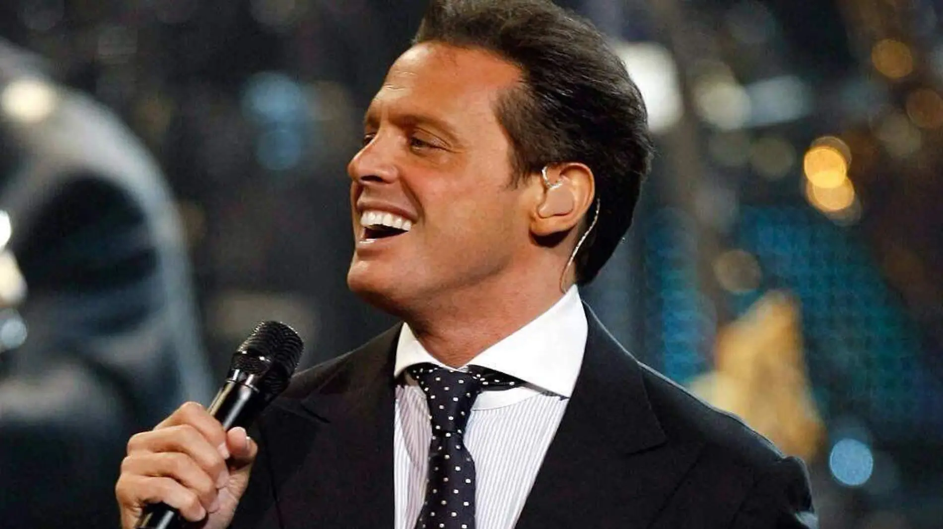 Una usuaria compartió una foto de su adolescencia e impresionó por su similitud con Luis Miguel